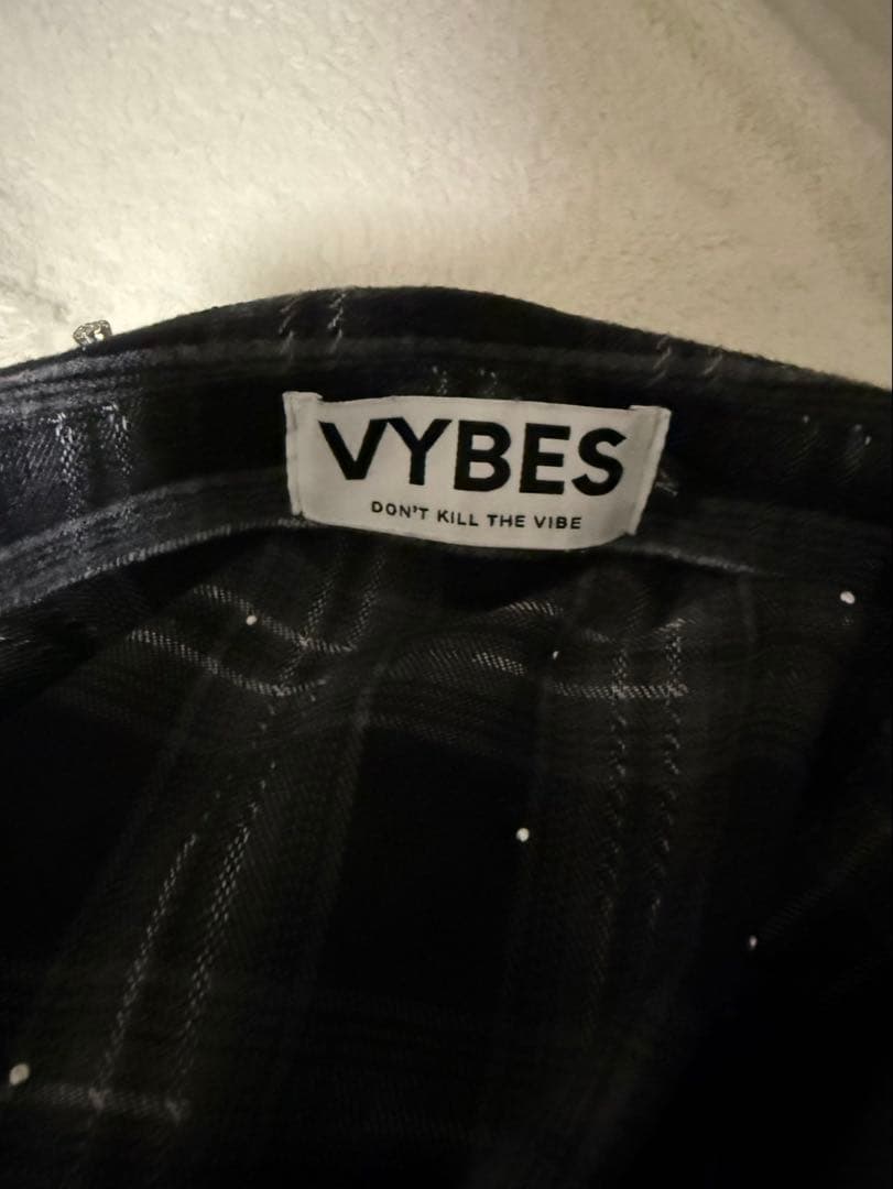 VYBES パール装飾 ブラック系チェックシャツ