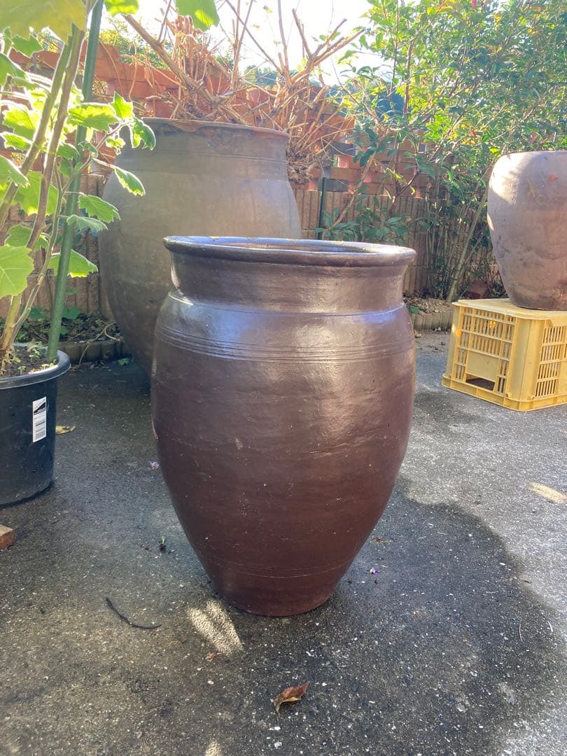存在感抜群！時代物 陶器の大型甕 古い壺 。茶褐色。和モダン 55センチ