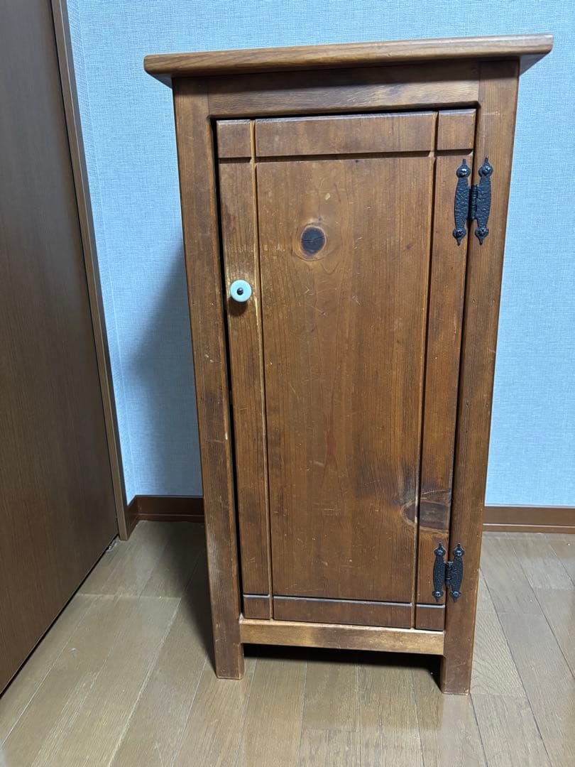 カントリーキャビネット