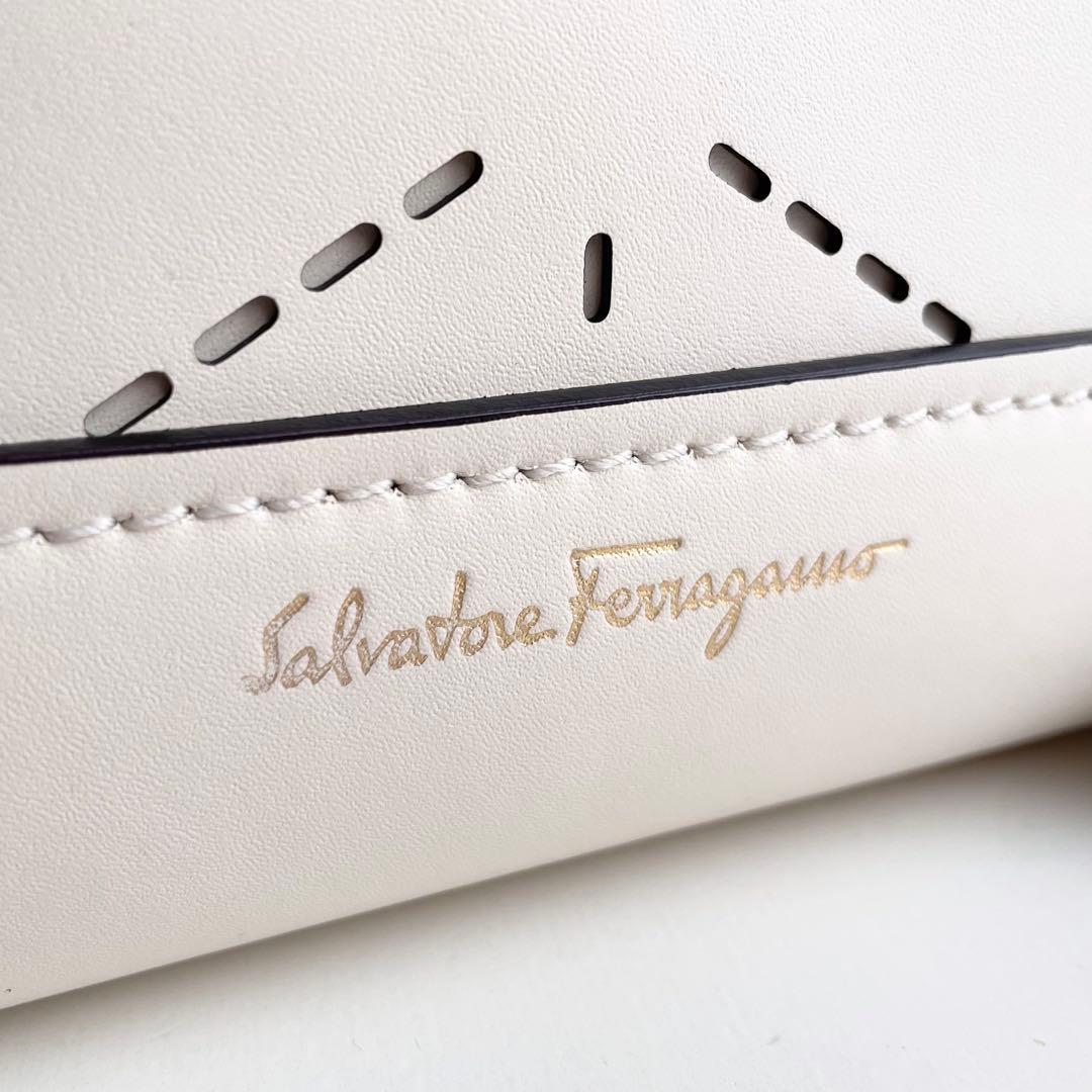 サルヴァトーレ フェラガモ トートバッグ エイミー ガンチーニ レザー 新品保管