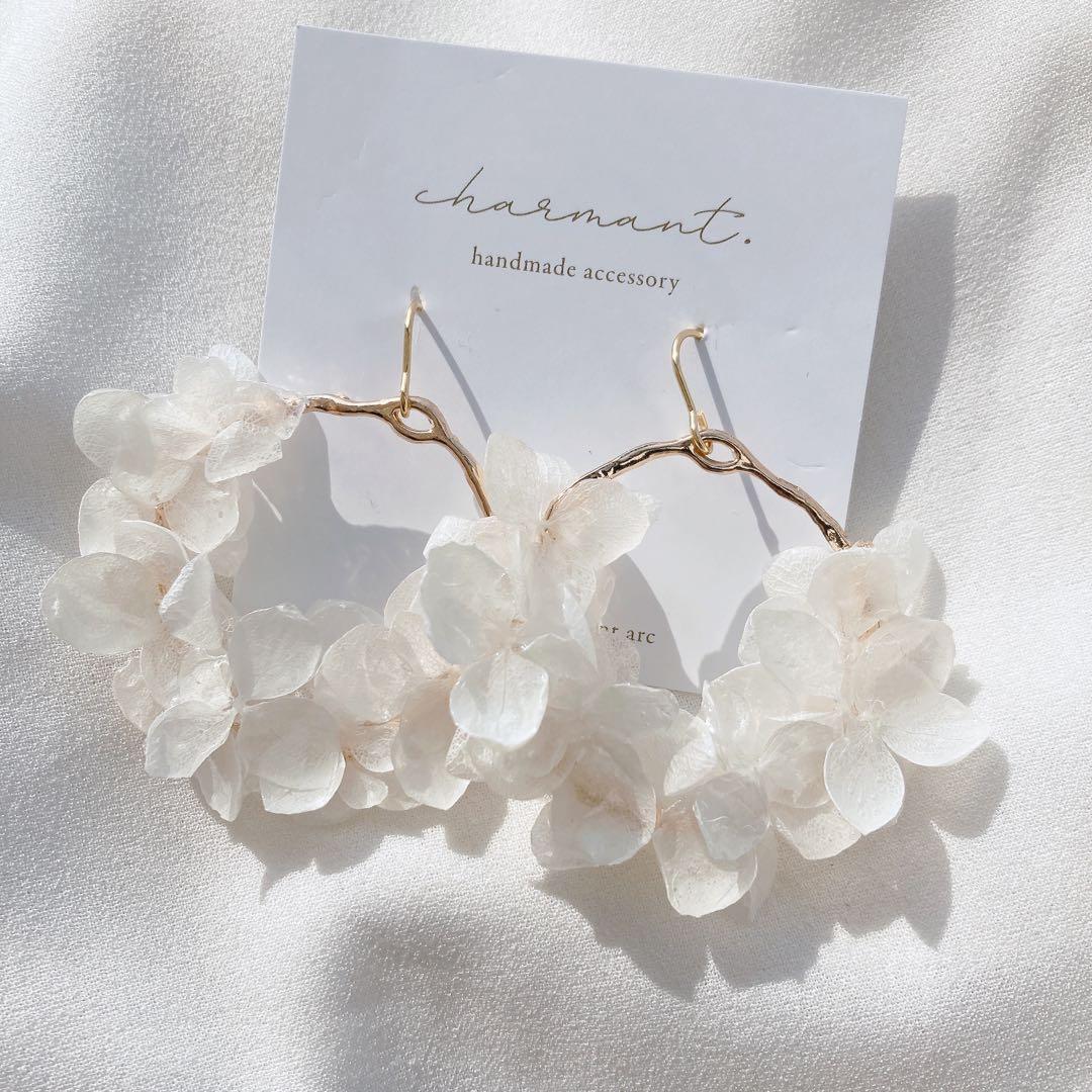 薔薇ピアス∗*゜/プリザーブドフラワー