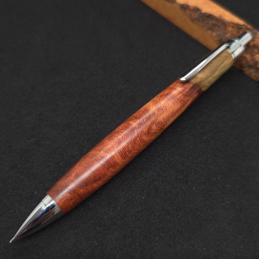 ⑲Bハンドメイド木軸シャーペン花梨瘤紅白赤濃いめ