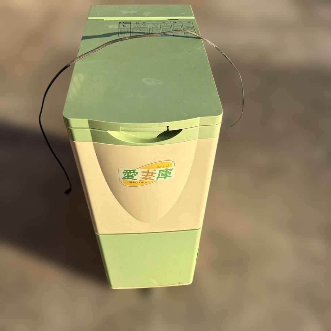 米びつ 緑色とクリーム色 60℃耐熱