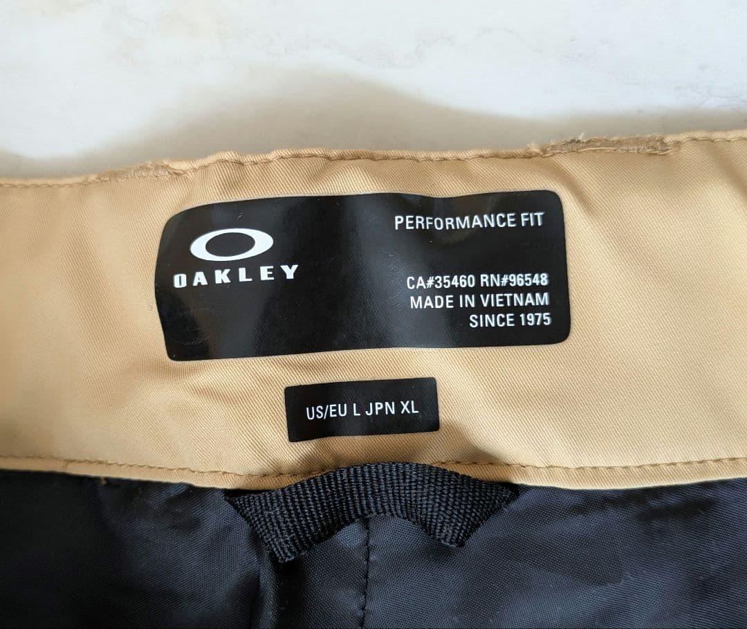 OAKLEY スノーボードパンツ 未使用品