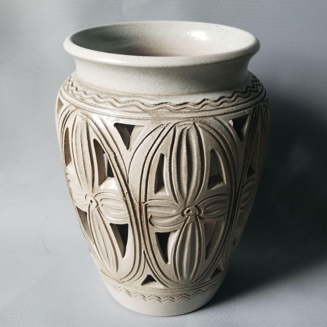 信楽焼傘立て 大容量❗ ツボ型透かし彫り 信楽焼 高さ４６cm