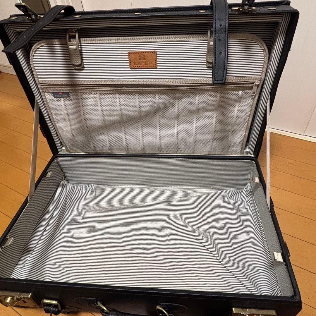 WORLD TRUNK 本革キャリーケース黒 TSAロック付 トランク型 34L