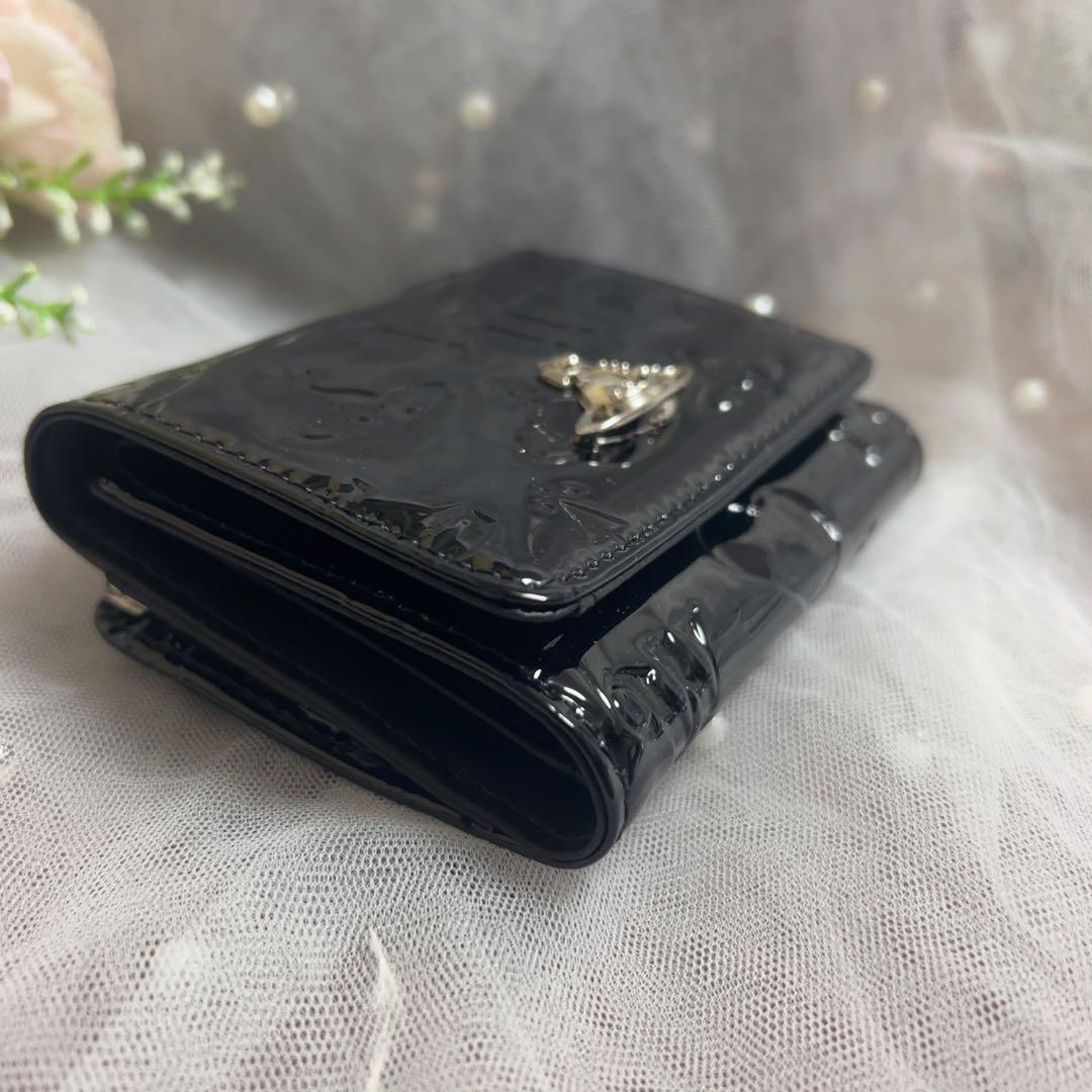 VivienneWestwoodエナメル ブラック 三つ折り財布