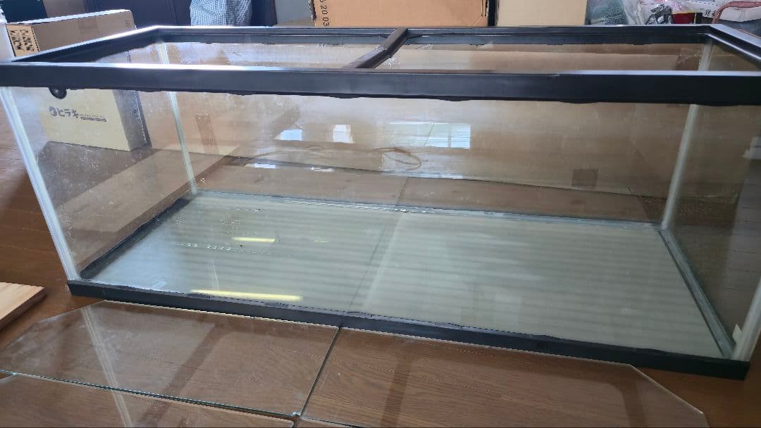 120cmガラス水槽 4枚ガラス蓋＆LEDライト＆流木付き