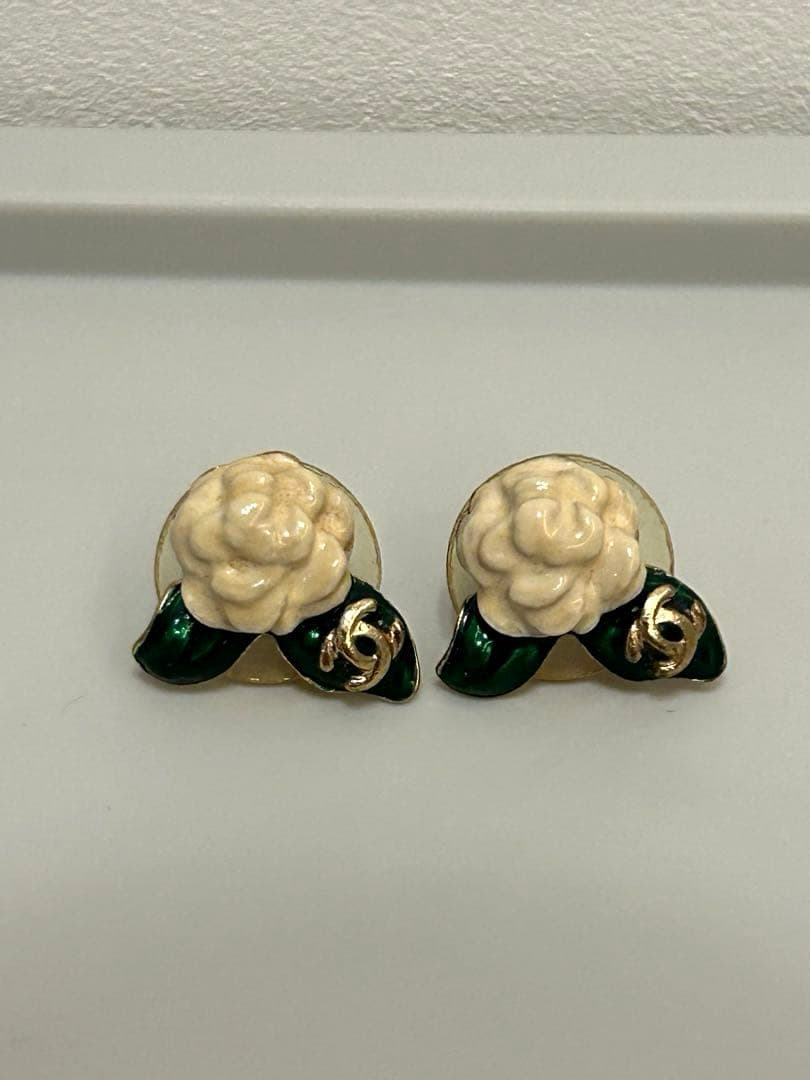 シャネル　カメリア　04A ゴールド　白薔薇　両耳