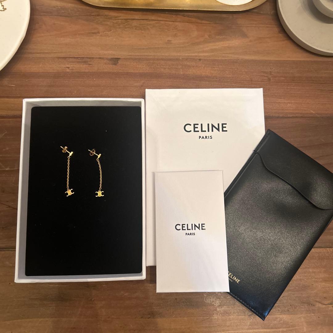 CELINE トリオンフ　ピアス