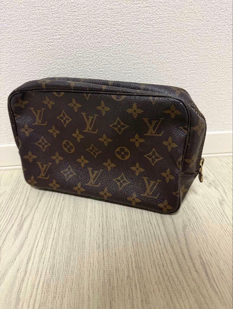 ルイヴィトン モノグラム トゥルース・トワレ23 ポーチ