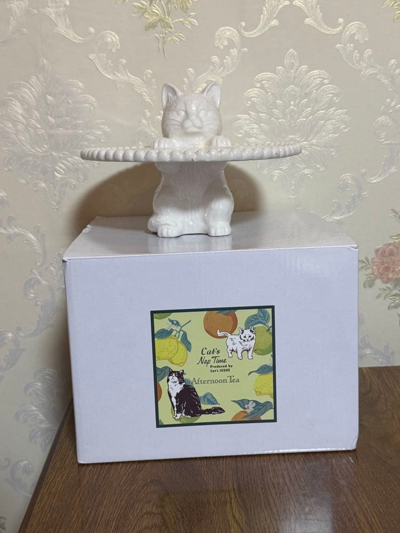 アフタヌーンティー　Cats NapTimeねこ置物猫の陶器ケーキスタンド