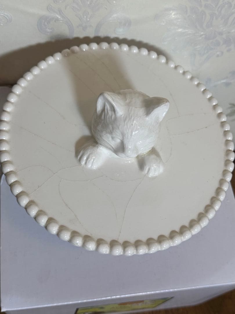 アフタヌーンティー　Cats NapTimeねこ置物猫の陶器ケーキスタンド