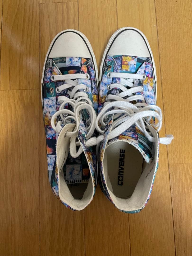 星街すいせいCONVERSE カラフルパターン ハイカットスニーカー