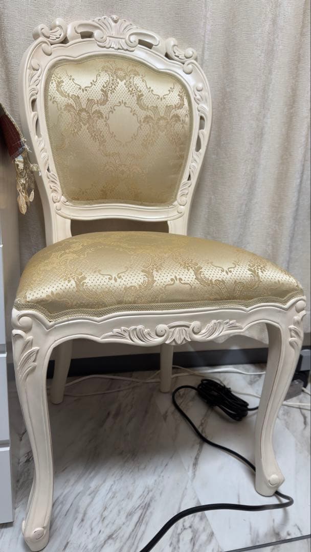 フランシスカ　クラシックスタイル 椅子 ゴールド