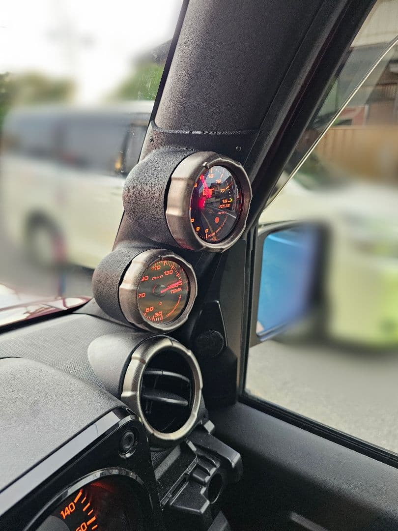 ジムニーJB64/JB74 Aピラー φ60 2連メーターフード（純正風ベゼル）