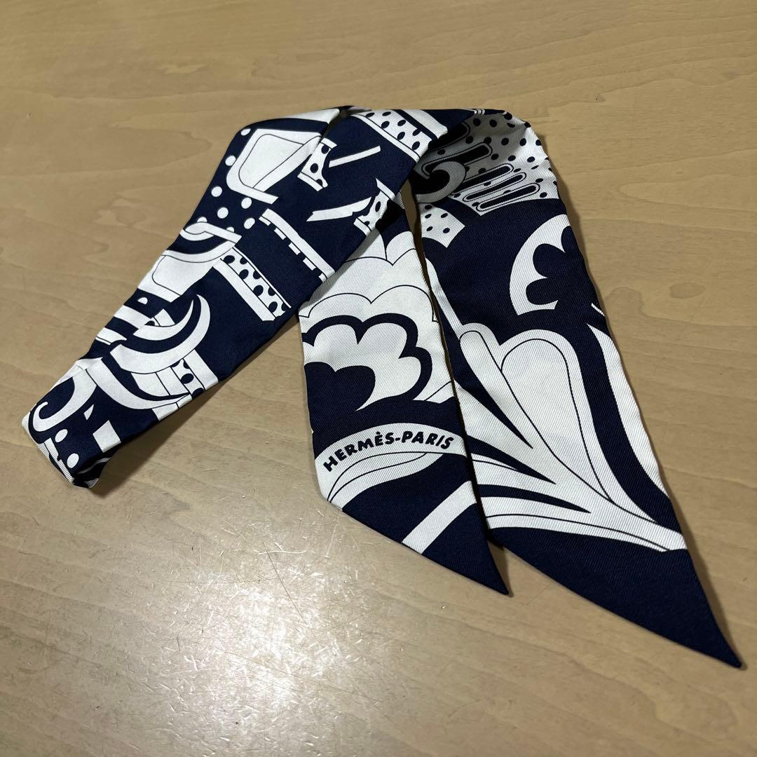 極美品☆HERMÈS エルメス シルクスカーフ ネイビー&ホワイト