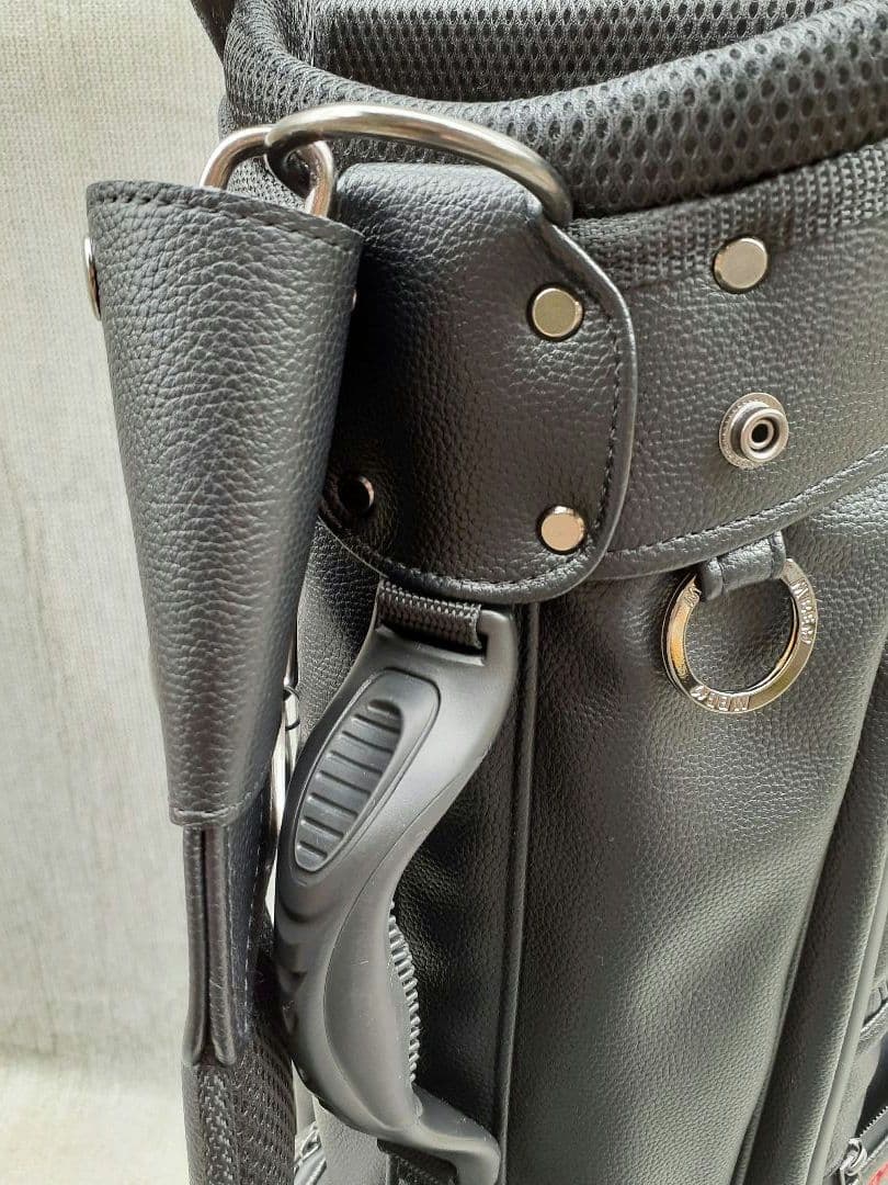 お買い得 正規品 マスターバニースタンド式キャディバッグ 本革の 様な素材