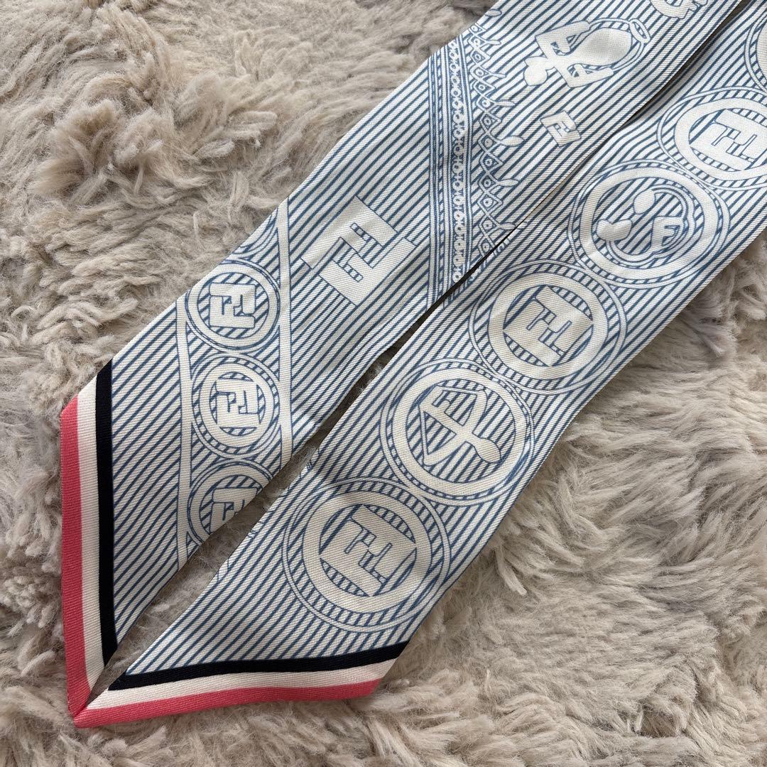 FENDI フェンディ ロゴプリント シルク製 ラッピー リボンスカーフ