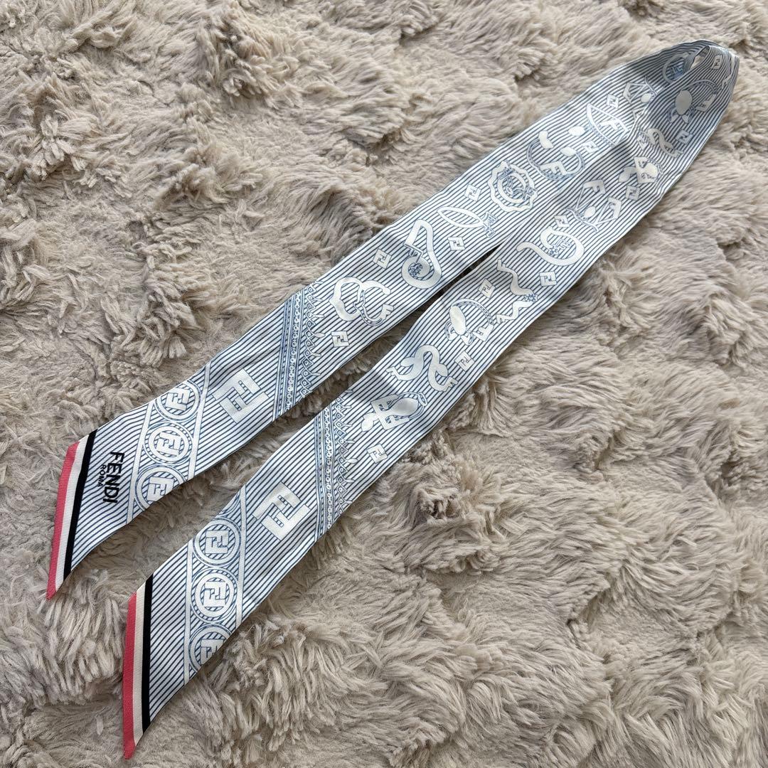 FENDI フェンディ ロゴプリント シルク製 ラッピー リボンスカーフ