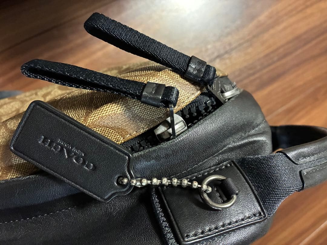 COACH ボディバッグ　シグネチャー　ワンショルダーバッグ