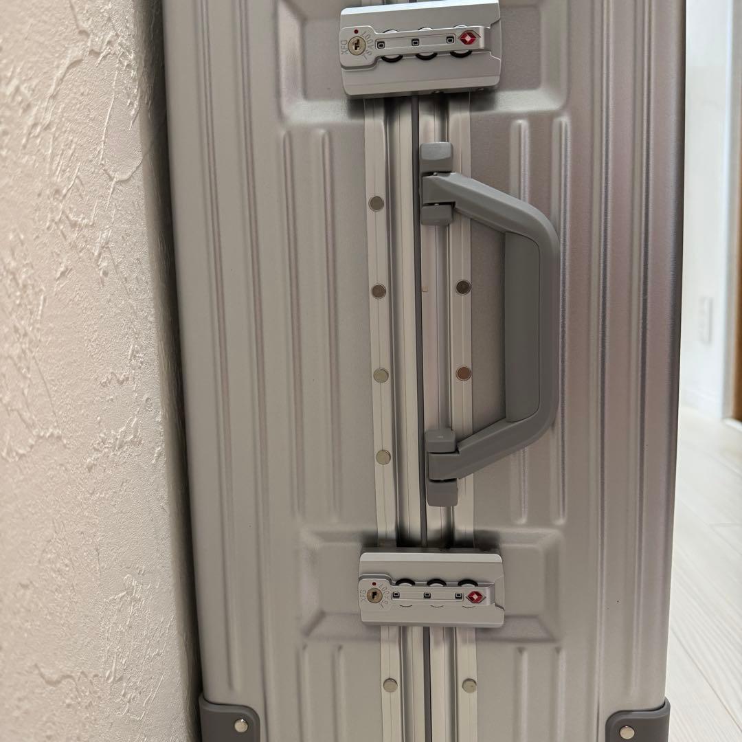 【シルバー】スーツケース　アルミフレーム　TSAロック搭載　Mサイズ　50ℓ