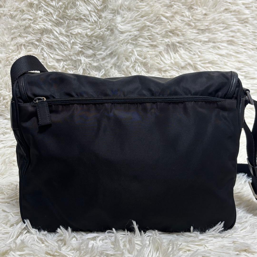 ✨️美品 PRADA メッセンジャーバッグ 三角プレート 斜めがけ 大容量 黒