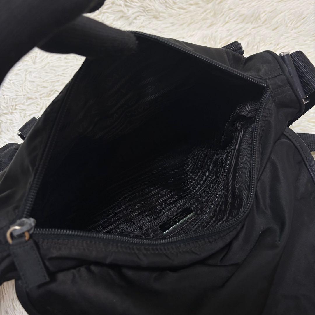 ✨️美品 PRADA メッセンジャーバッグ 三角プレート 斜めがけ 大容量 黒