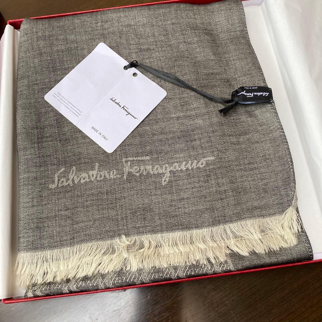 新品Salvatore Ferragamo マフラー NERO/BONE