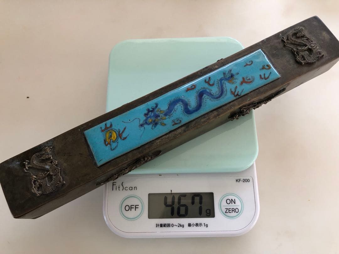 足銀　文鎮・置物　アンティーク　竜の模様