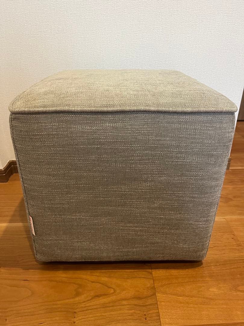 グレー キューブ型スツール ファスナー付き