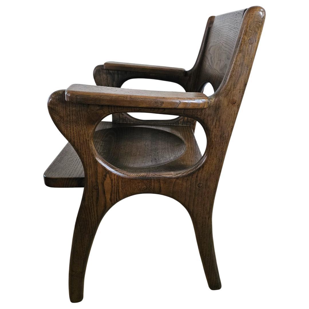 木製 アーム付き ダイニングチェア① 板座 座ぐり くり抜きデザイン 椅子