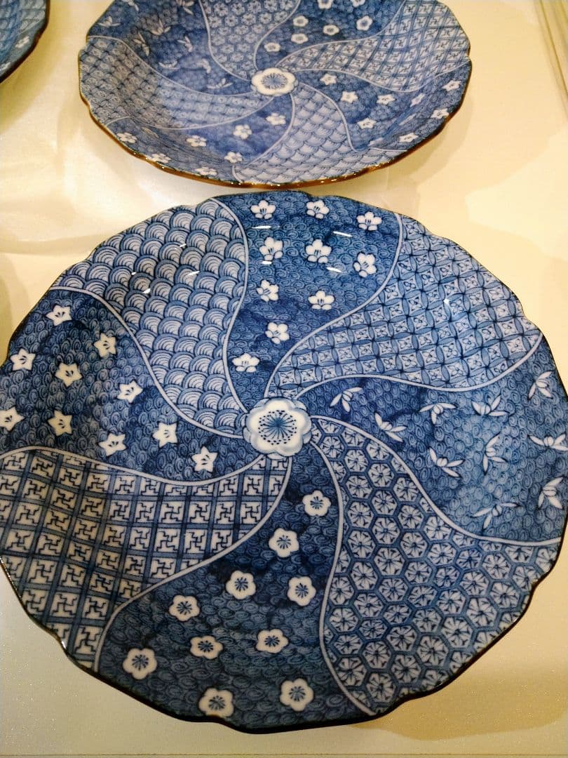 有田焼　峰山作　青色模様の皿10枚セット　直径18.5センチ
