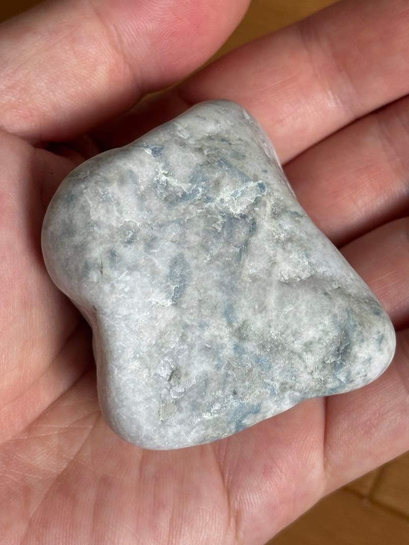 糸魚川翡翠　原石　横川　青翡翠　163g