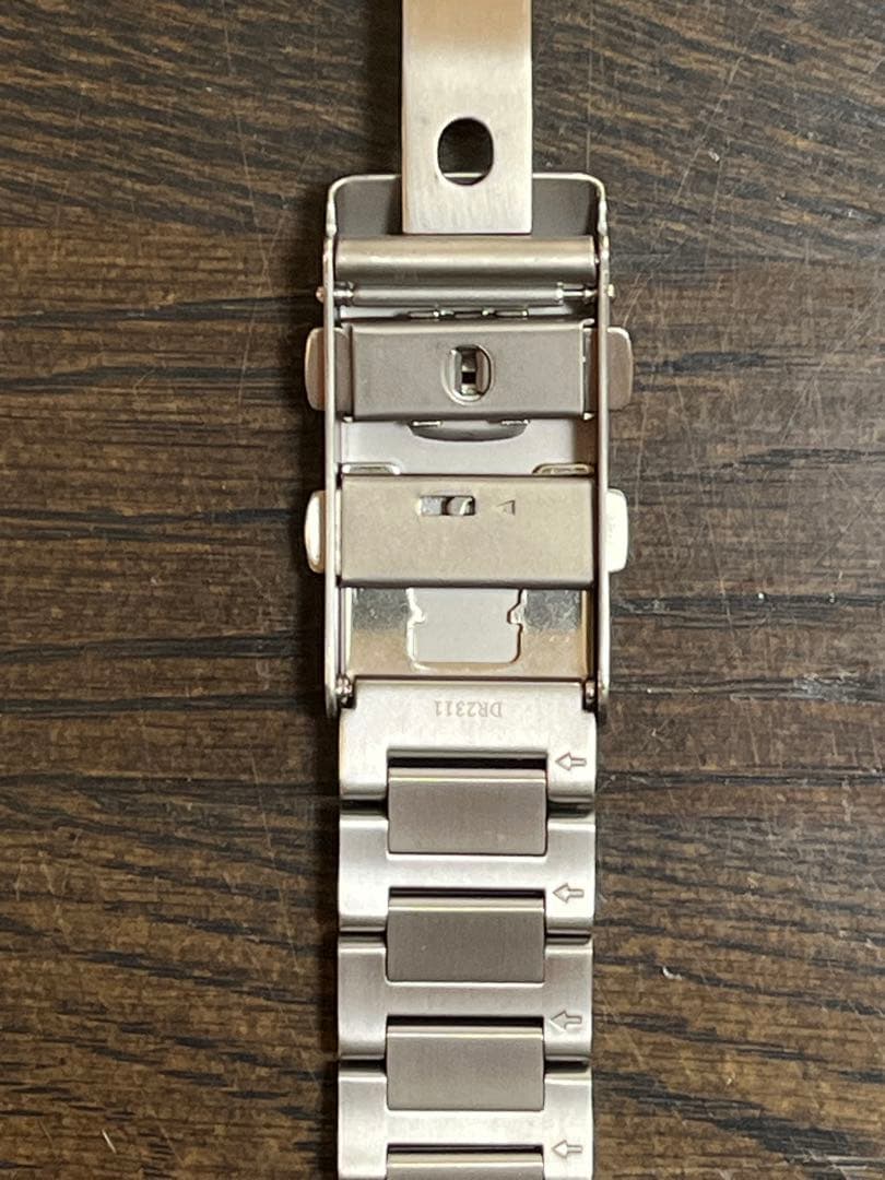 CITIZEN スーパーチタニウム シルバー 金属ベルト 調整可能　幅20mm