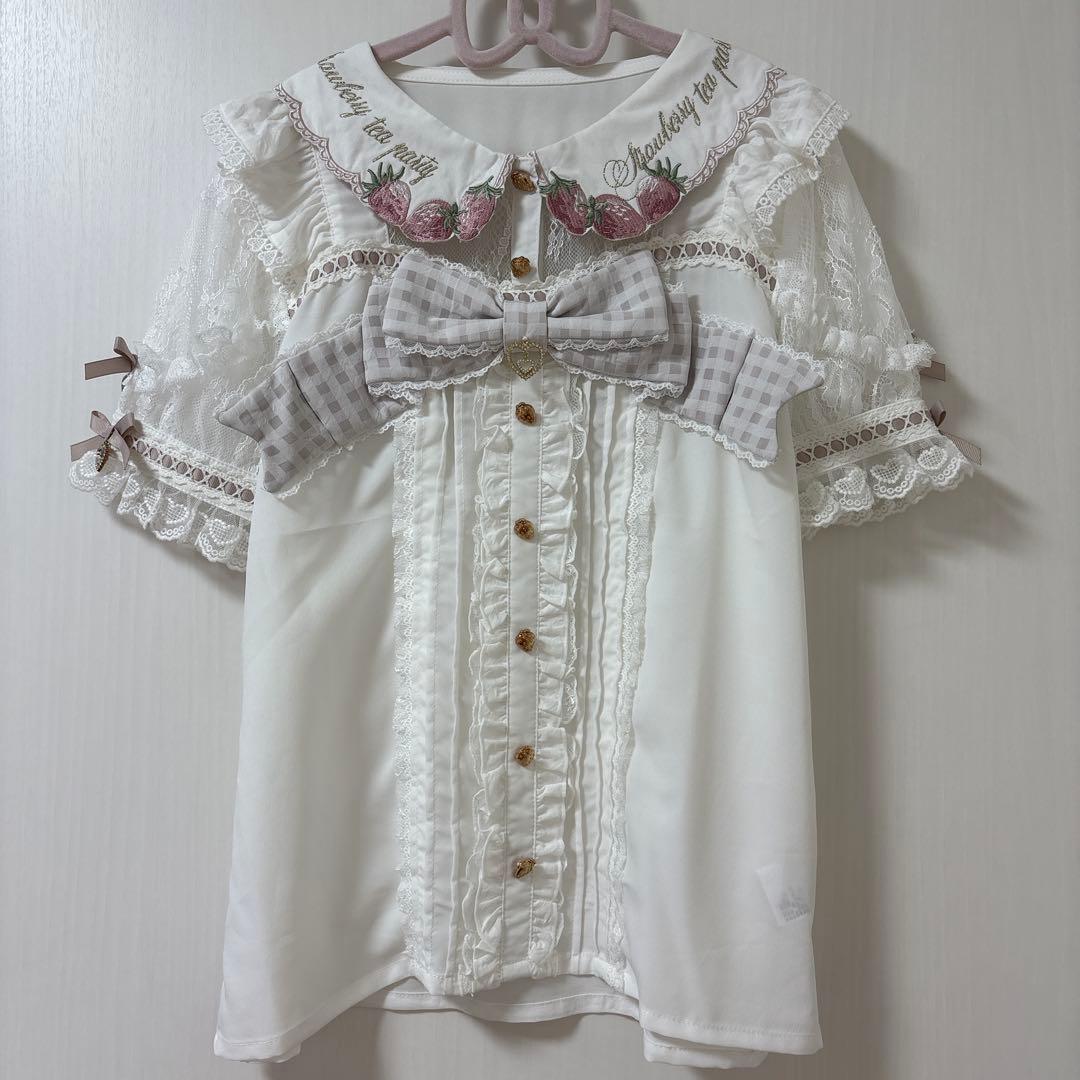lizlisa ストロベリー刺繍ブラウス