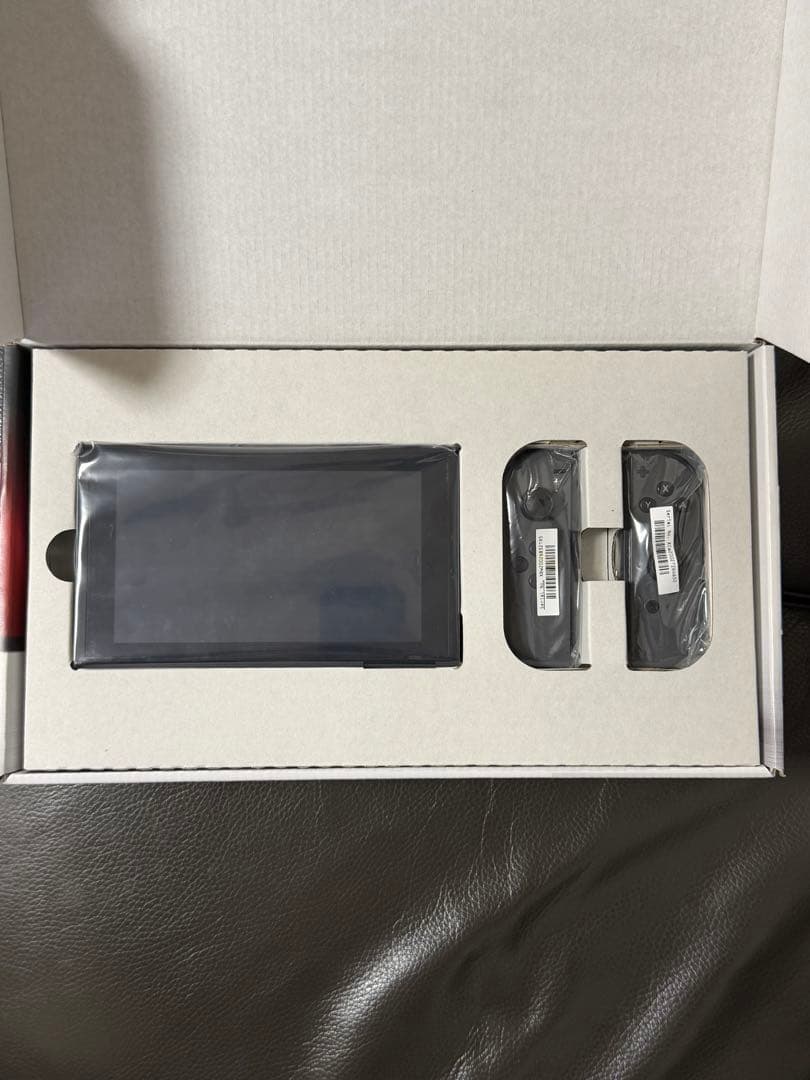 Nintendo Switch 本体 + 付属品 初期化済み