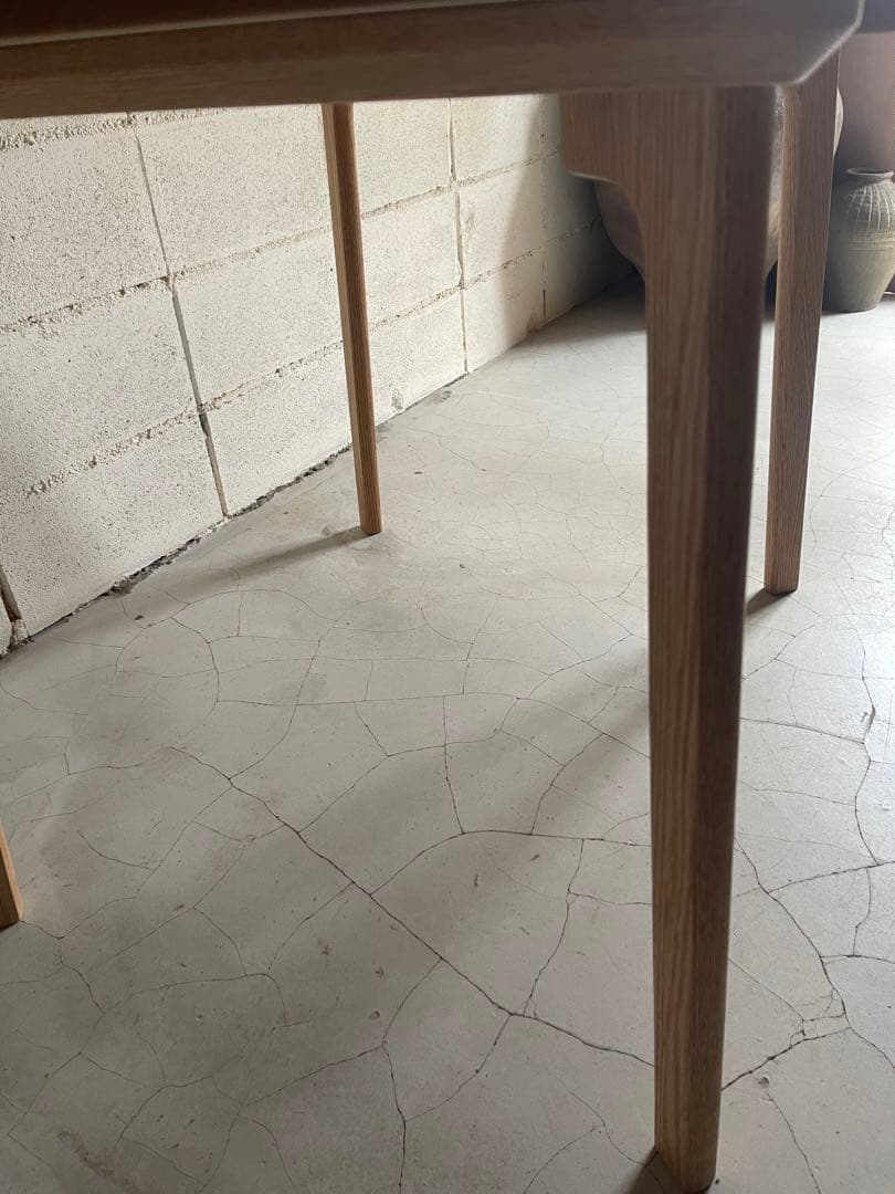 美品　MOMO NATURAL ダイニングテーブル　オーク無垢　ラウンドテーブル