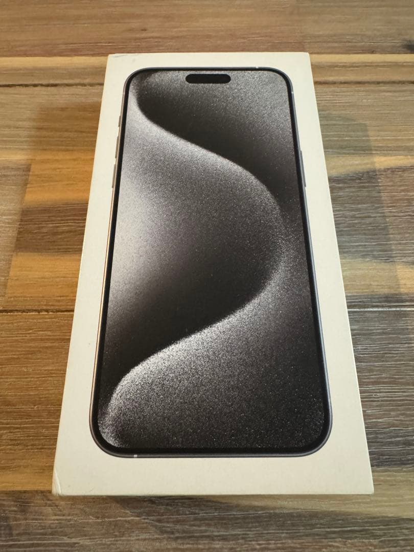 アメリカ版 iPhone 15 Pro MAX 256GB ホワイトチタニウム