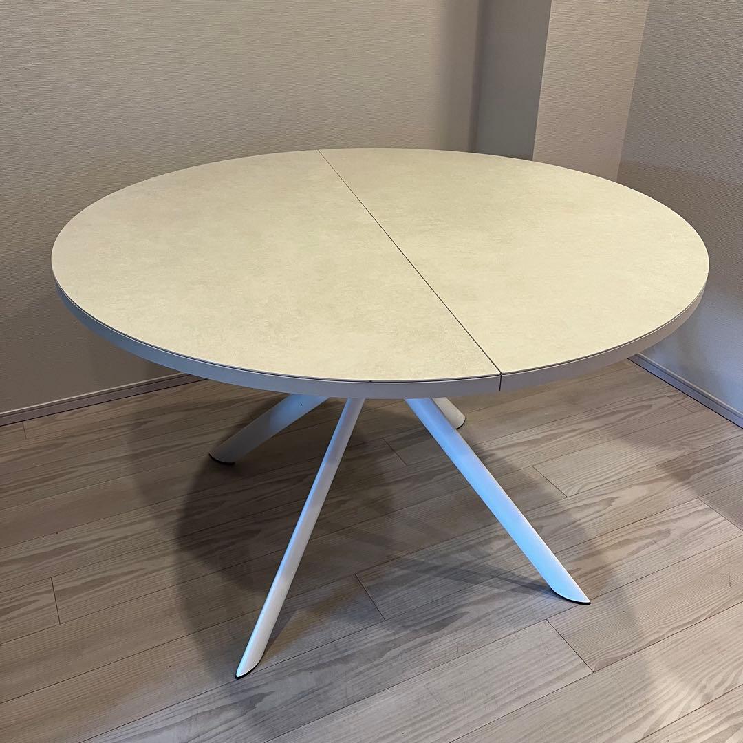 カリガリス コヌビア ジョーべ セラミックダイニングテーブル