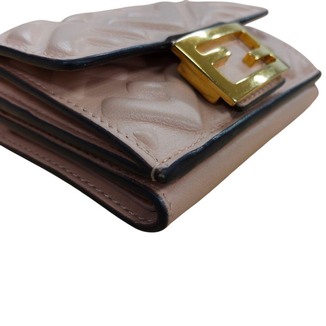 FENDI フェンディ FFダイヤモンド 三つ折り財布 エンボスFFロゴ