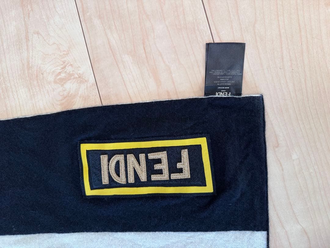 FENDI ロゴ入り マフラー ブラック/シルバー