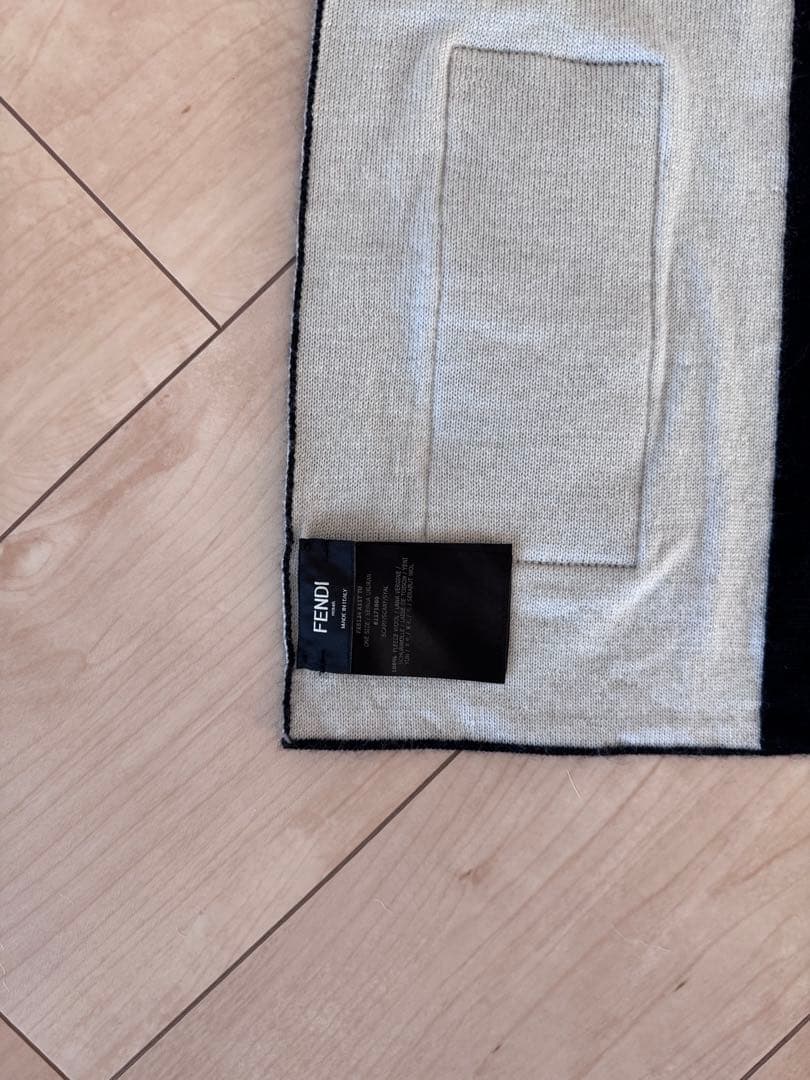 FENDI ロゴ入り マフラー ブラック/シルバー