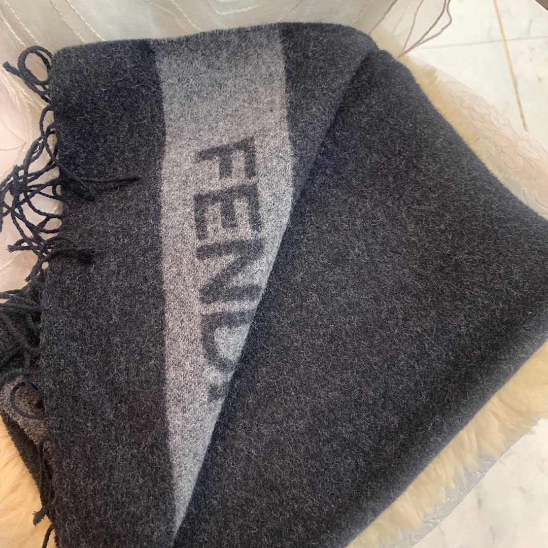 ☆新品同様☆FENDI ロゴ ウールマフラー ブラックｘグレー