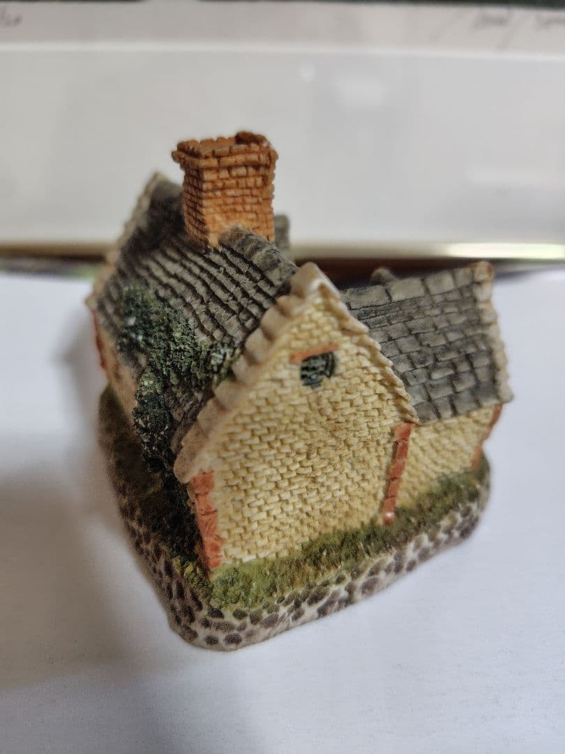 ★英国・リリパットレーン素敵な伝統の石造り家屋 細美な風合い屋根瓦・石積壁