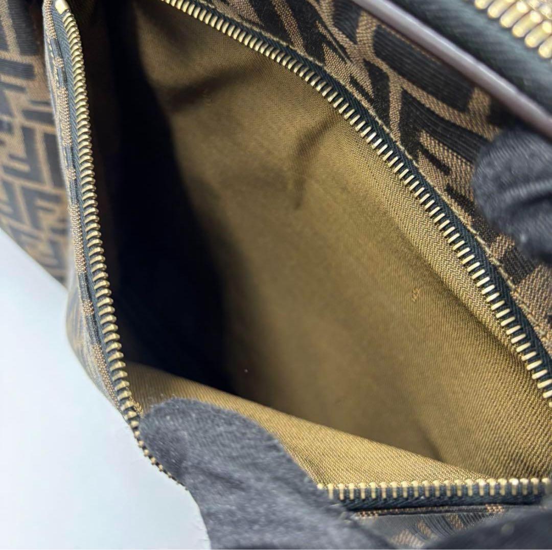 希少品FENDI フェンディ ズッカ柄　2輪キャリーケース　スーツケース　大容量