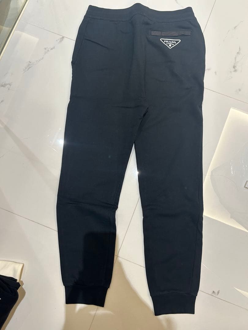 黒 スウェットパンツPRADA