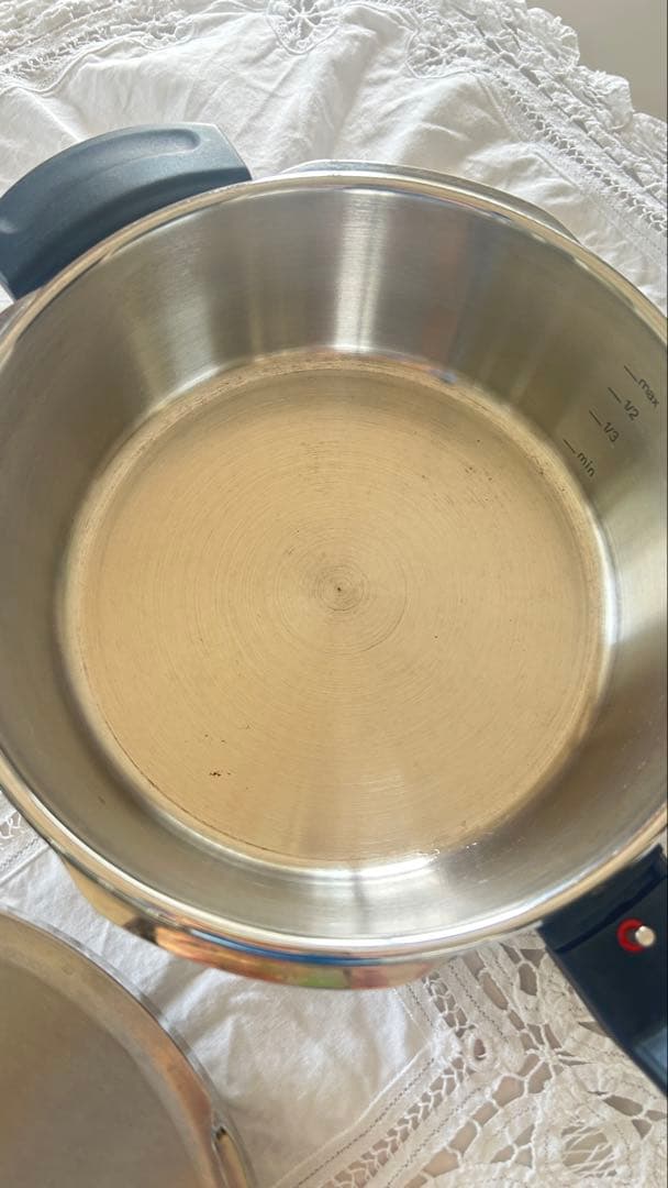 フィスラ圧力鍋　2.5L ドイツ製　IH使用可能