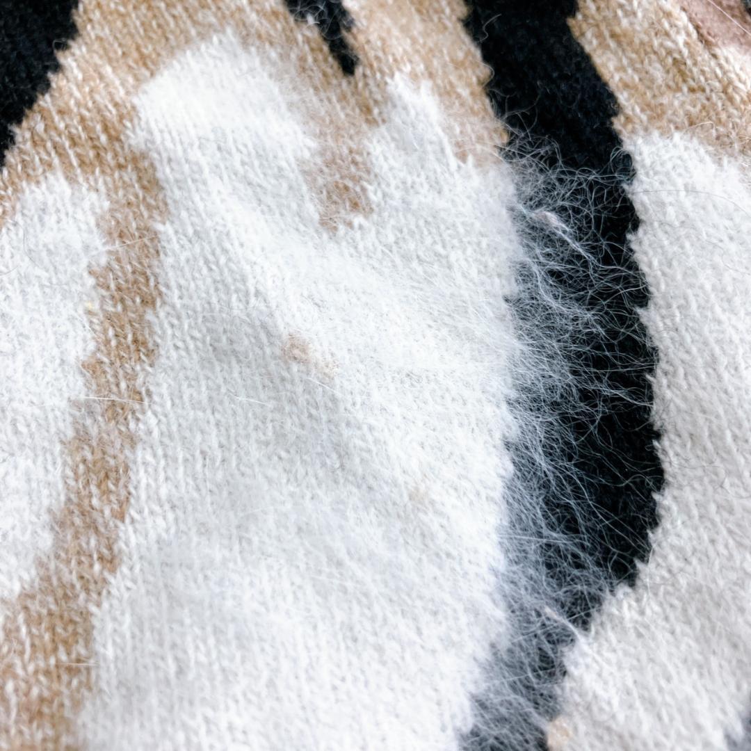 【美品】　伊太利屋　トラモチーフタートルネックセーターダーク2点おまとめ