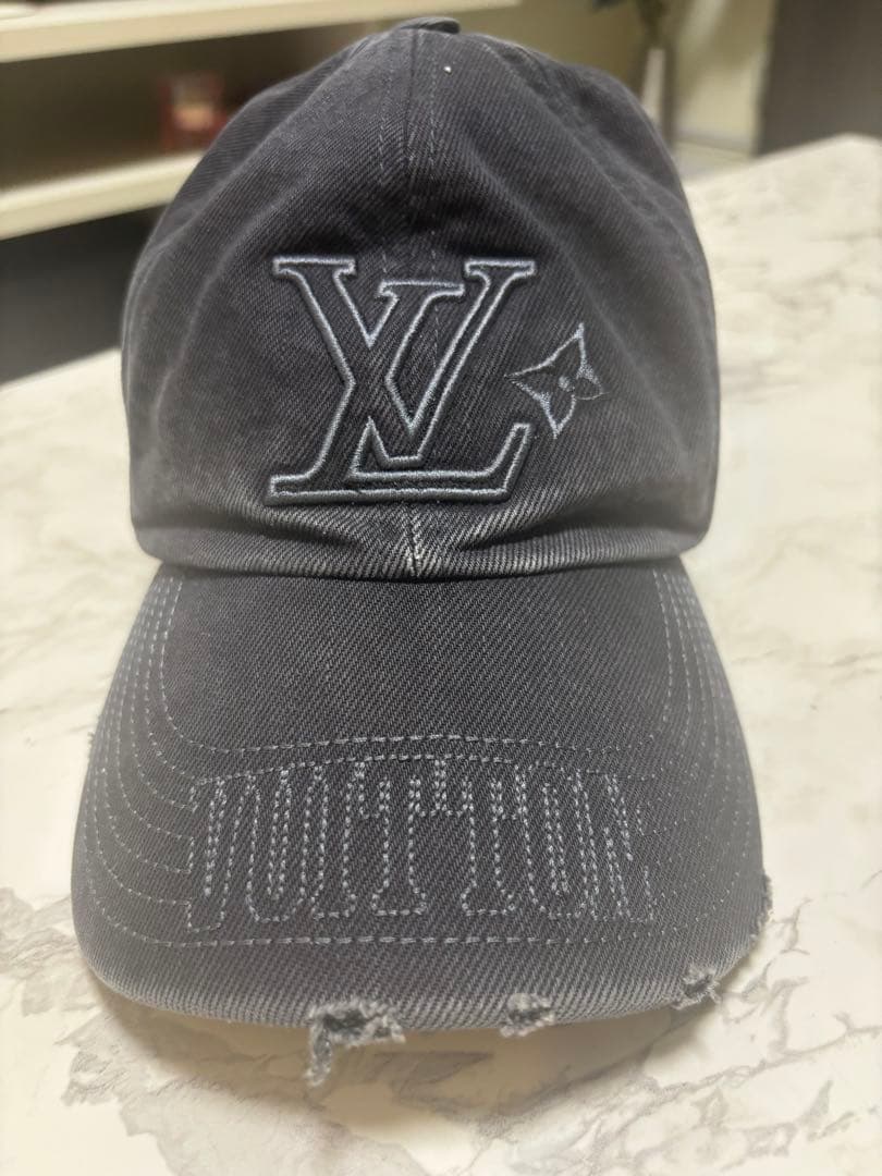 LOUIS VUITTON ダークグレー キャップ